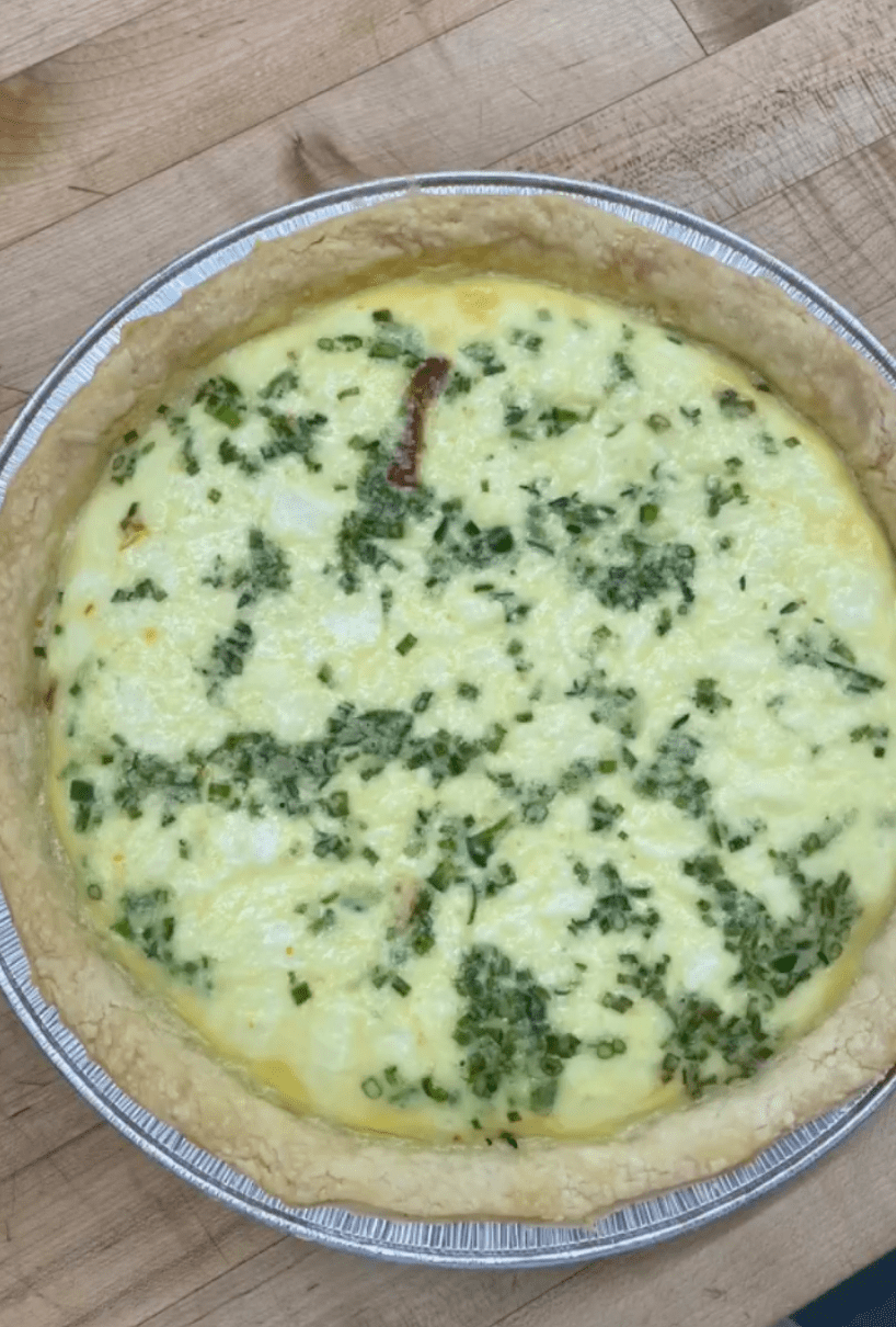 Quiche with Cheese and Sundried Tomatoes 